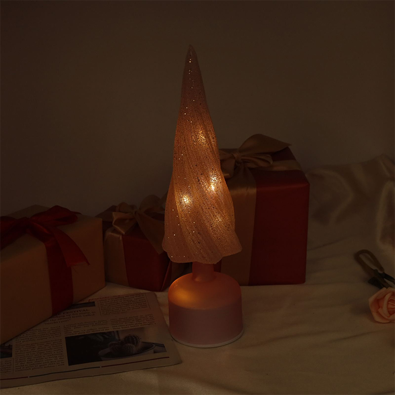 10×33 cm at 10×38 cm Mga Sukat ng Festive Rotatable Glass Christmas Tree na may LED Lights