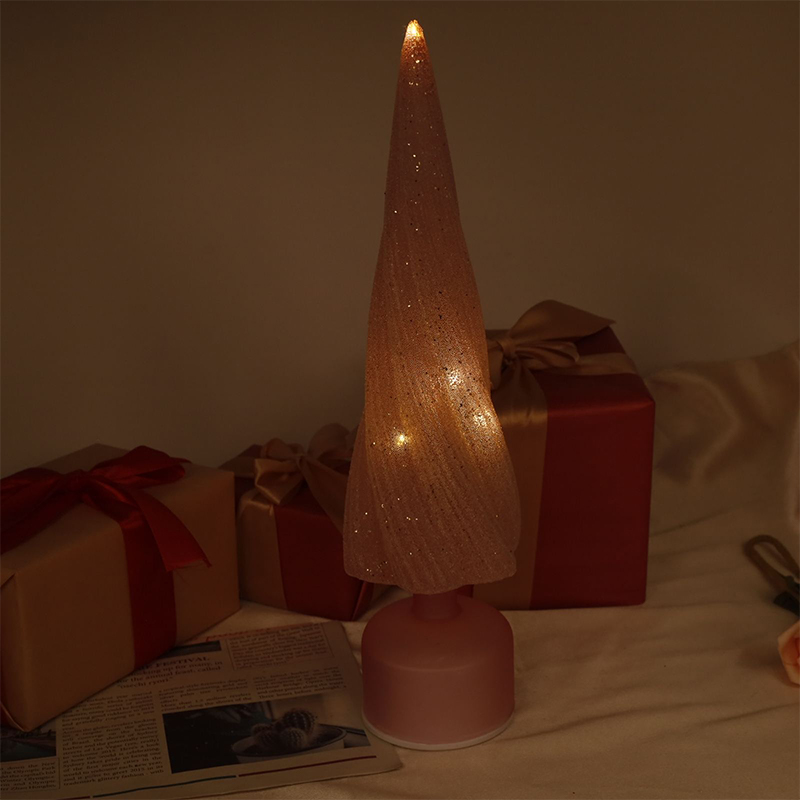 10×33 cm at 10×38 cm Mga Sukat ng Festive Rotatable Glass Christmas Tree na may LED Lights