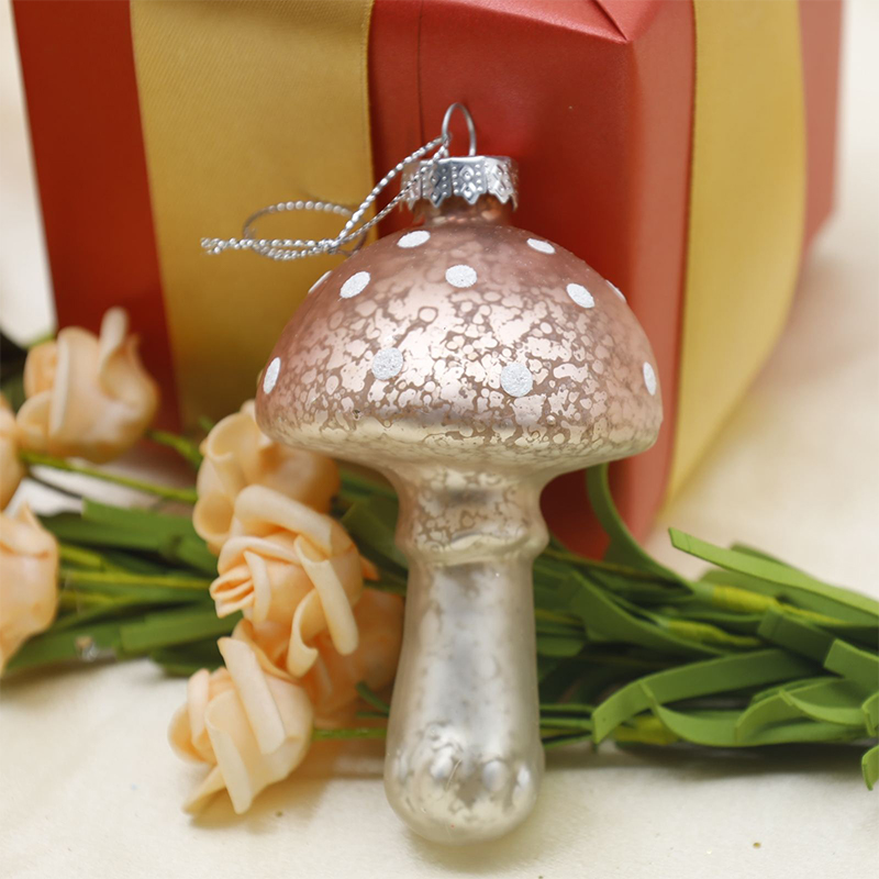 Hugis Gulay na Christmas Glass Hanging Ornaments